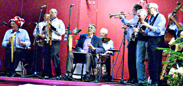 Barry's Christmas Party at The Irish Club, Welwyn Garden City, 2012. Centre stage on washboard is WGC's Peartree Club Manager, Brain(aka Smiffy) Smith.