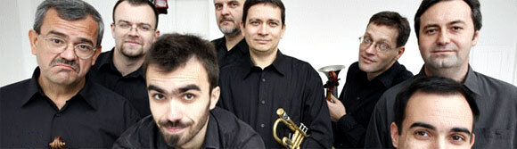 Tamás Ittzés (piano, violin, Stroh violin, vocal, arranger, band leader); József Lebanov (trumpet); Zoltán Mátrai (clarinet, tenor saxophone, alto saxophone, baritone saxophone, flute); Attila Korb (trombone, cornet, fluegelhorn, soprano trombone, piano, vocal, arranger); Miklós Lázár (violin, vocal); György Mátrai (banjo, guitar); József Török (tuba, string bass); Alfréd Falusi (drums)