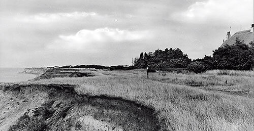 The cliffs at the top of Burlington Drive, Beltinge, where I lived as a teenager. The thatched cottage to the right was the home of Councillor Williams.